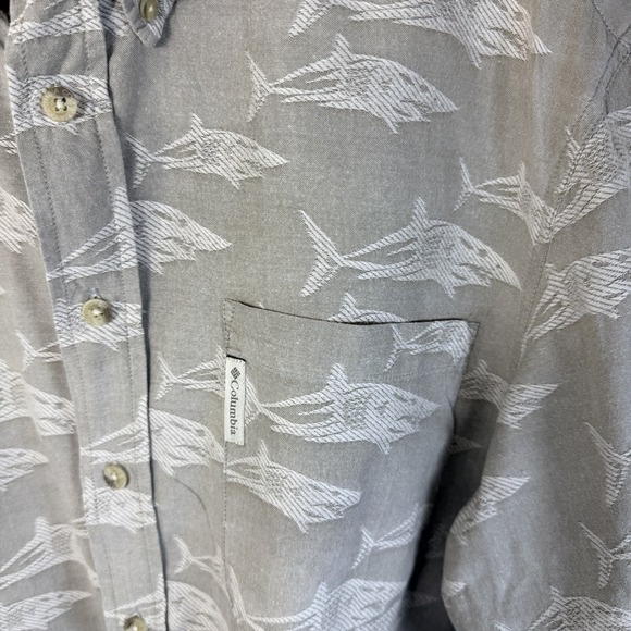 Columbia Mens Beige Hawaiian Tropical Shark Print Button Down Cotton Shirt M - Picture 3 of 6